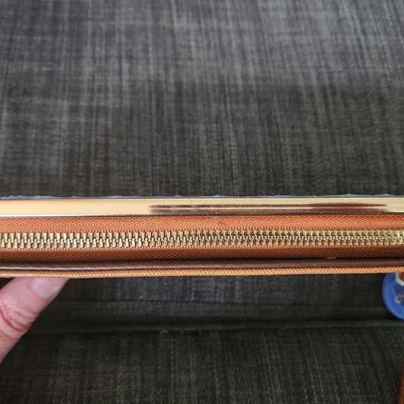 Chic Unlimited wristlet - Picture 3 of 4